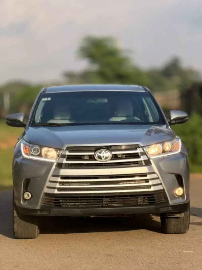 Toyota Highlander   - 2017