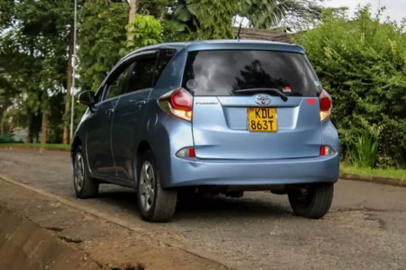 Toyota Ractis   - 2016