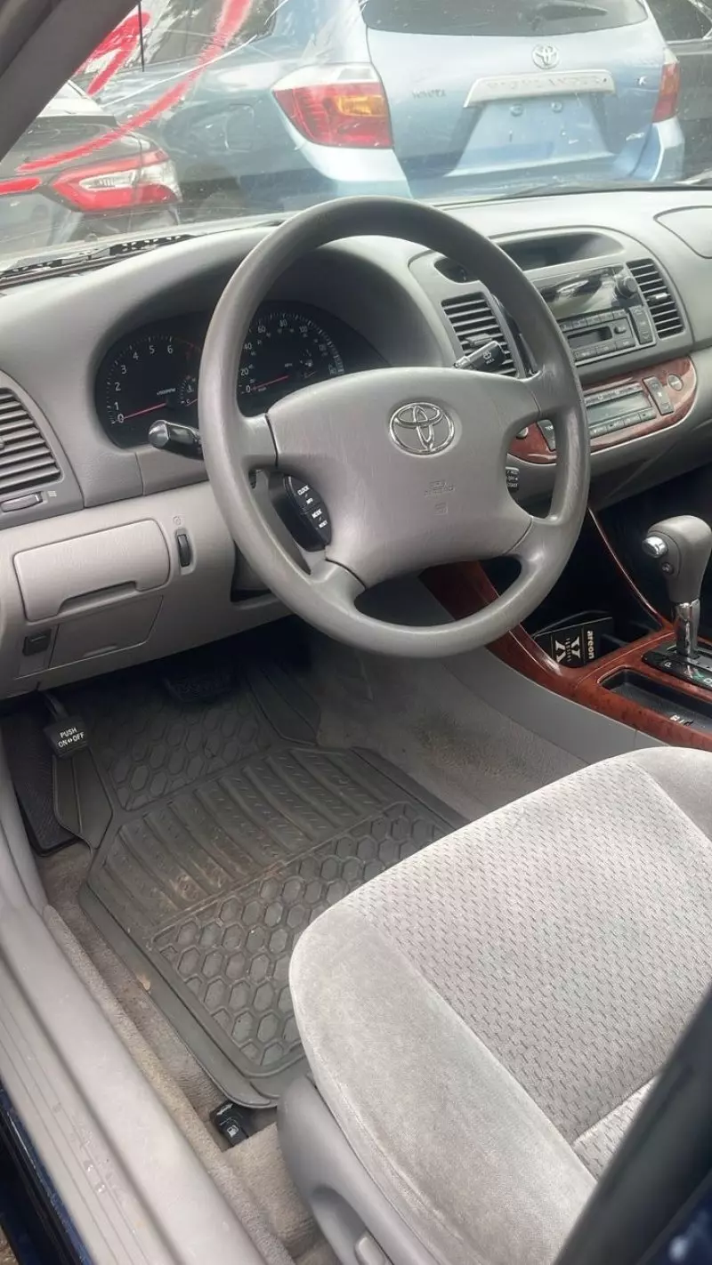 Toyota Camry - 2002