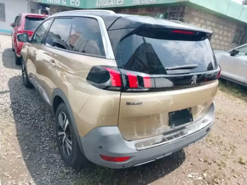 Peugeot 5008   - 2018