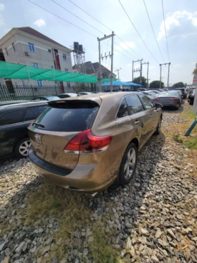 Toyota Venza   - 2013
