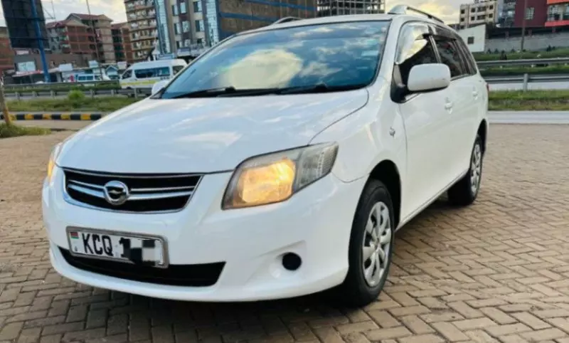 Toyota Fielder    - 2012
