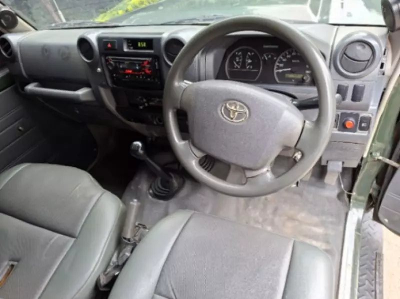 Toyota Land Cruiser Pick Up   - 2013