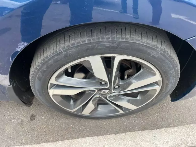 Hyundai Elantra   - 2015