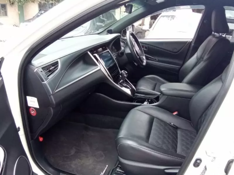 Toyota Harrier   - 2018