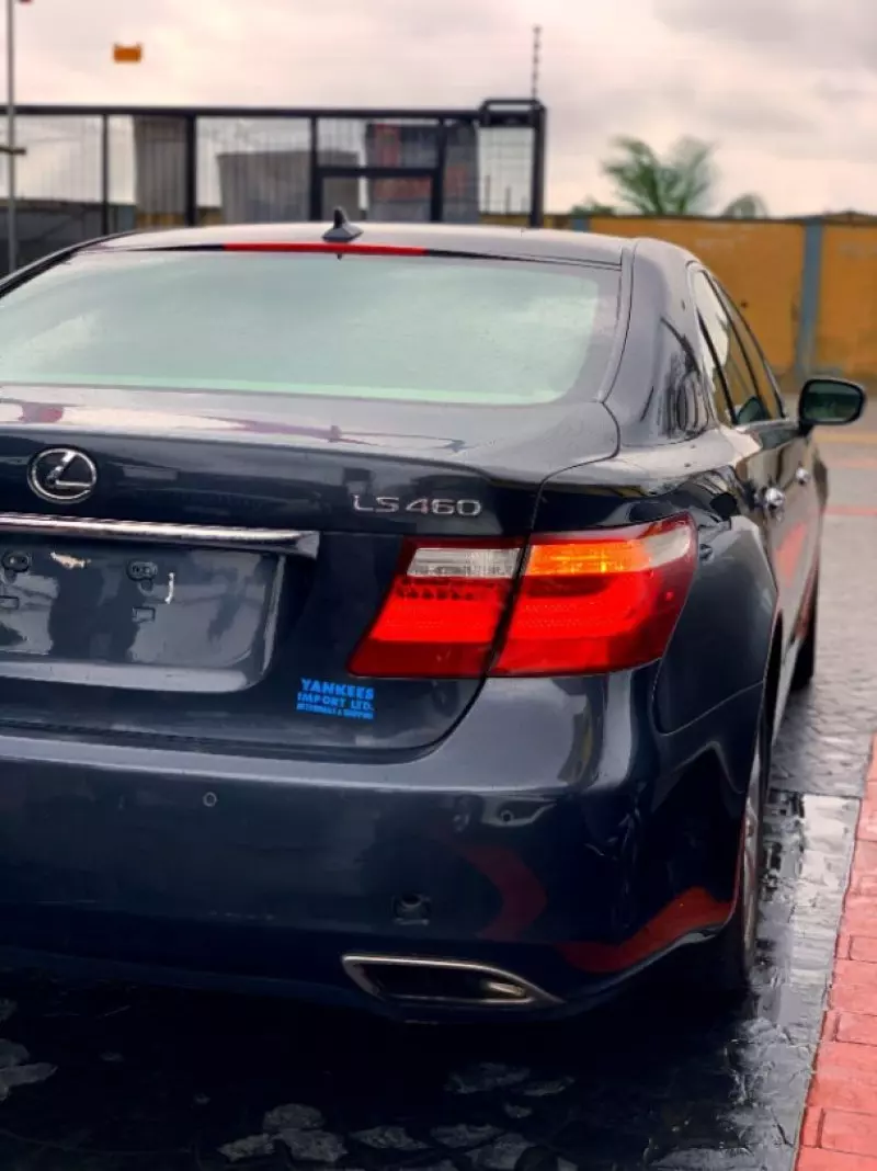 Lexus LS 460   - 2007