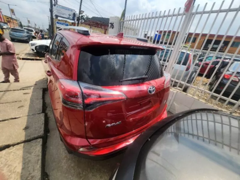 Toyota RAV 4   - 2016