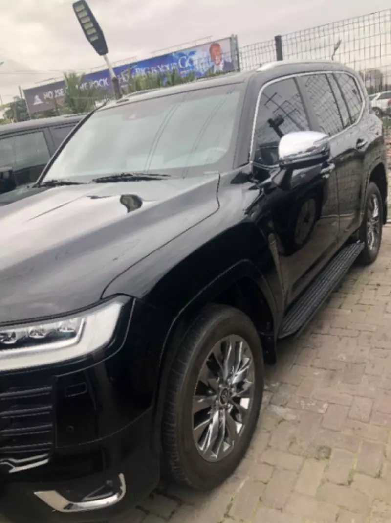Toyota Land Cruiser   - 2022