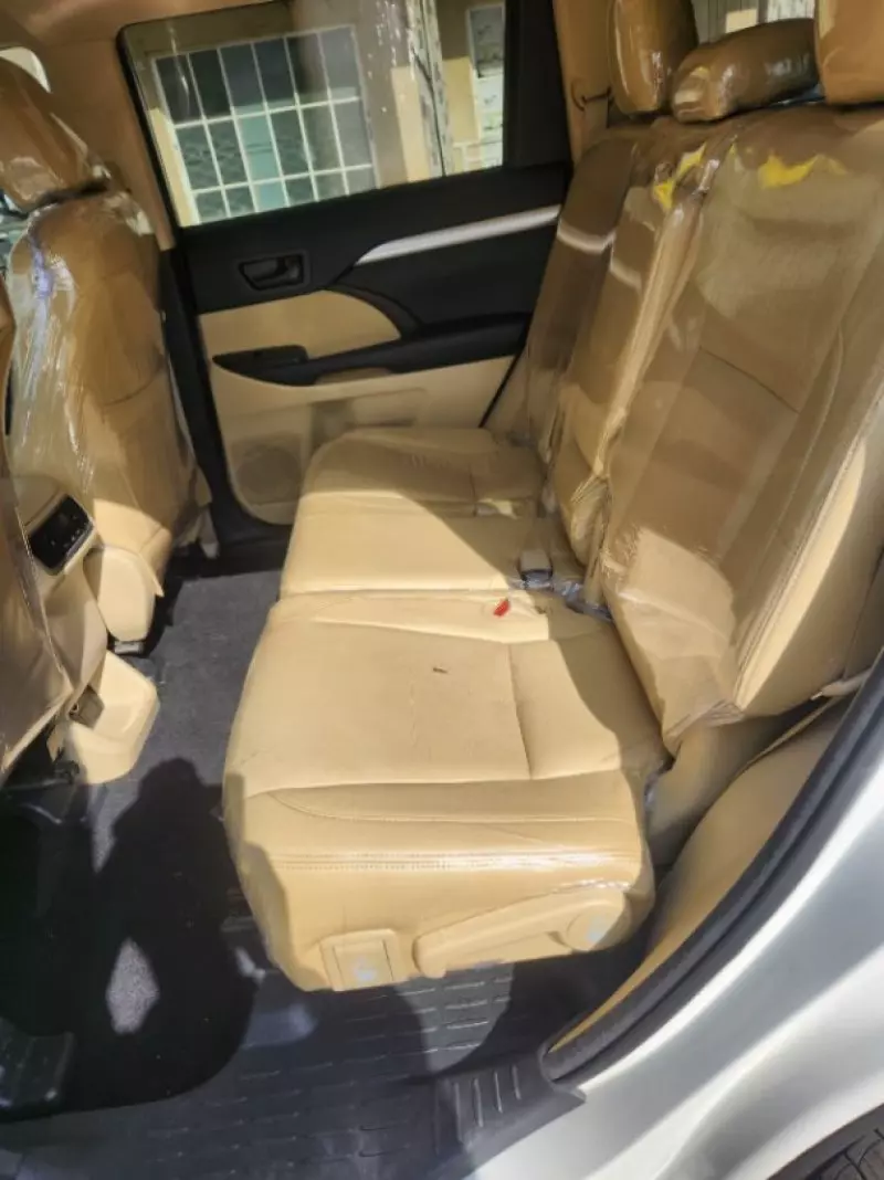 Toyota Highlander   - 2016