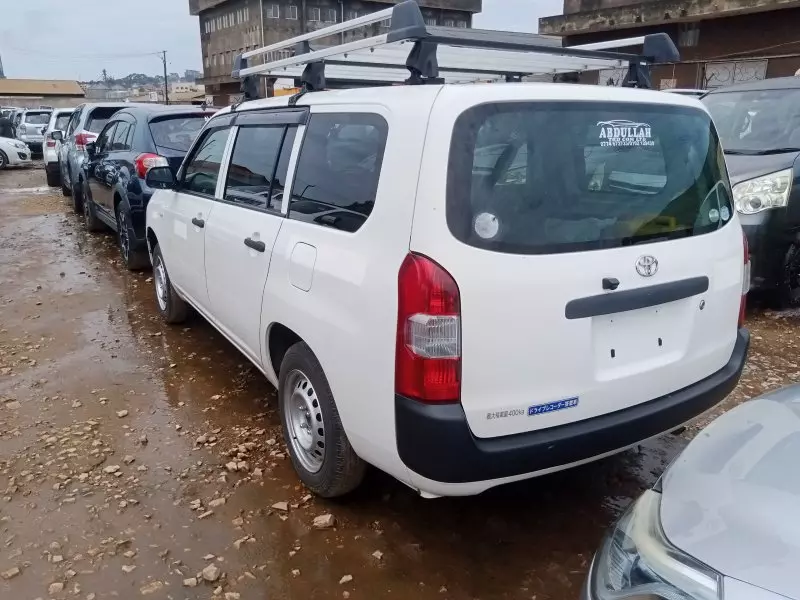 Toyota Probox    - 2016