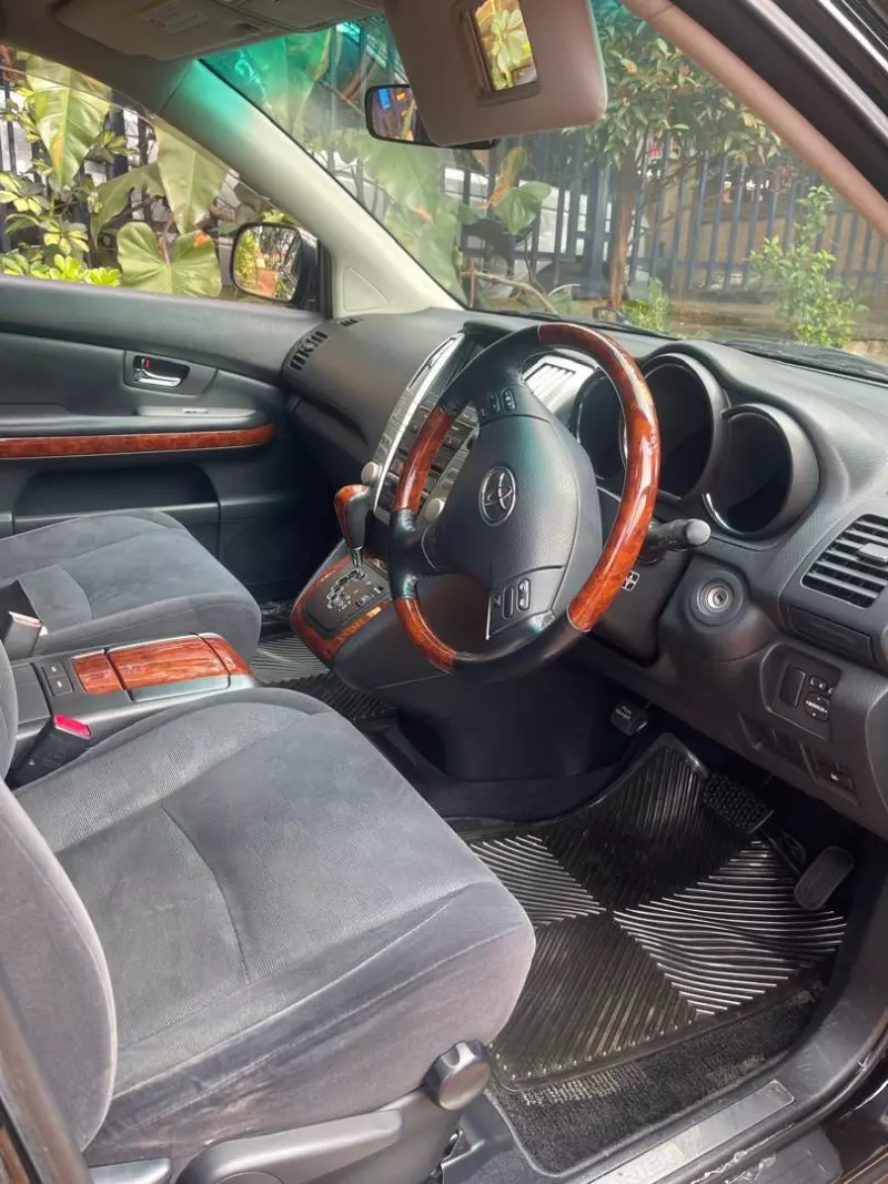 Toyota Harrier   - 2009