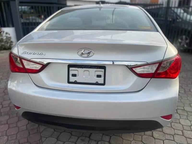 Hyundai Sonata   - 2014