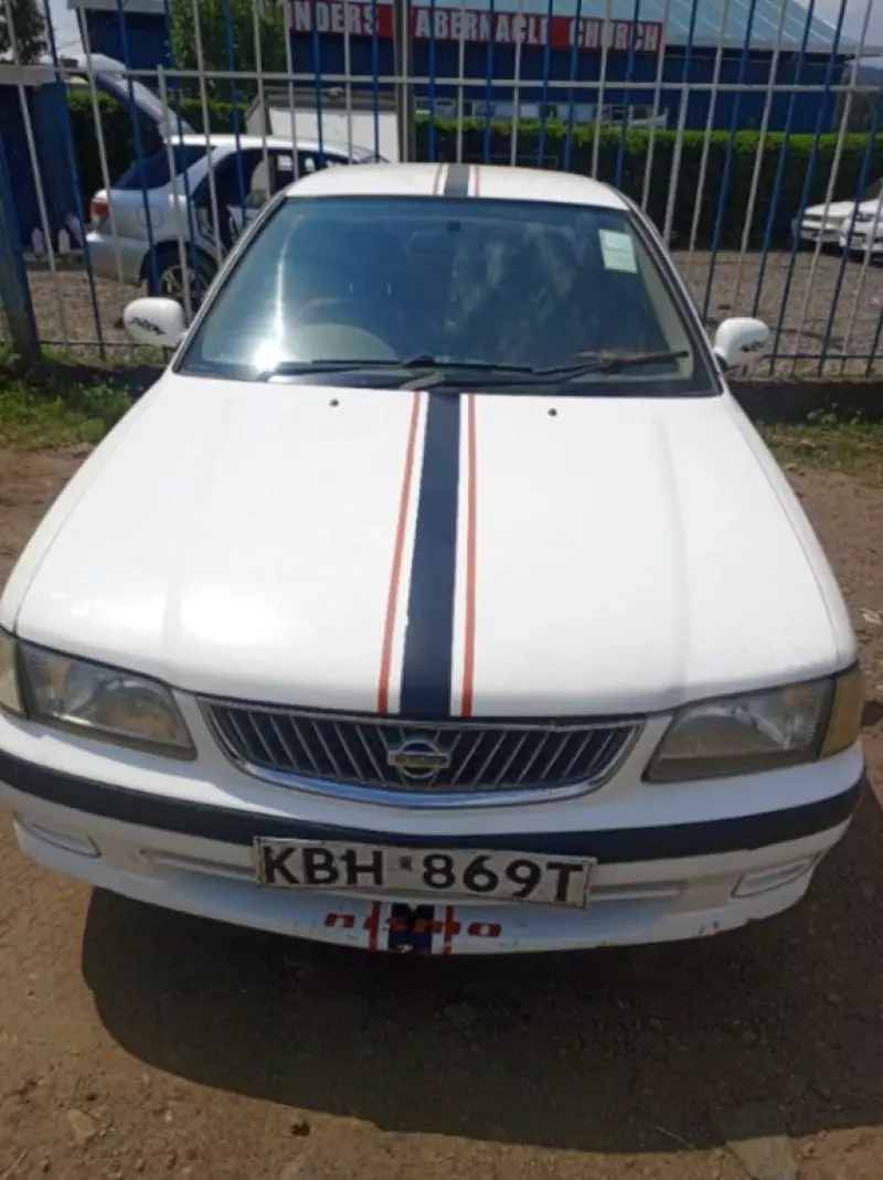 Nissan Advan    - 2002