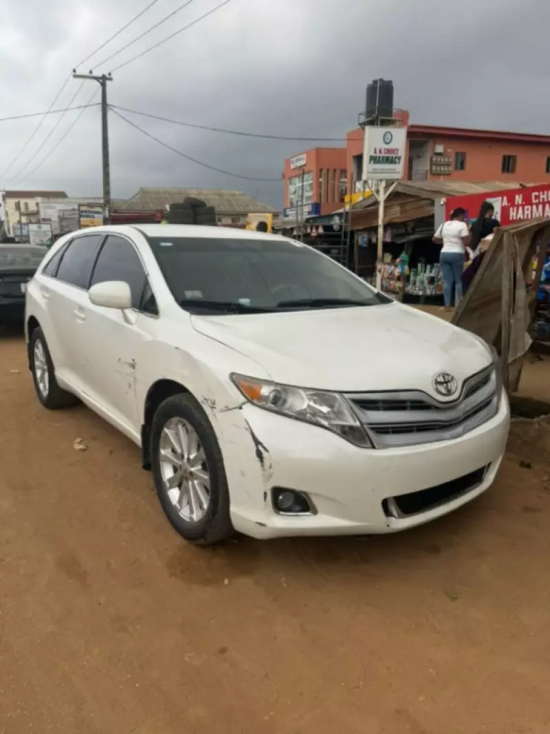 Toyota Venza   - 2012