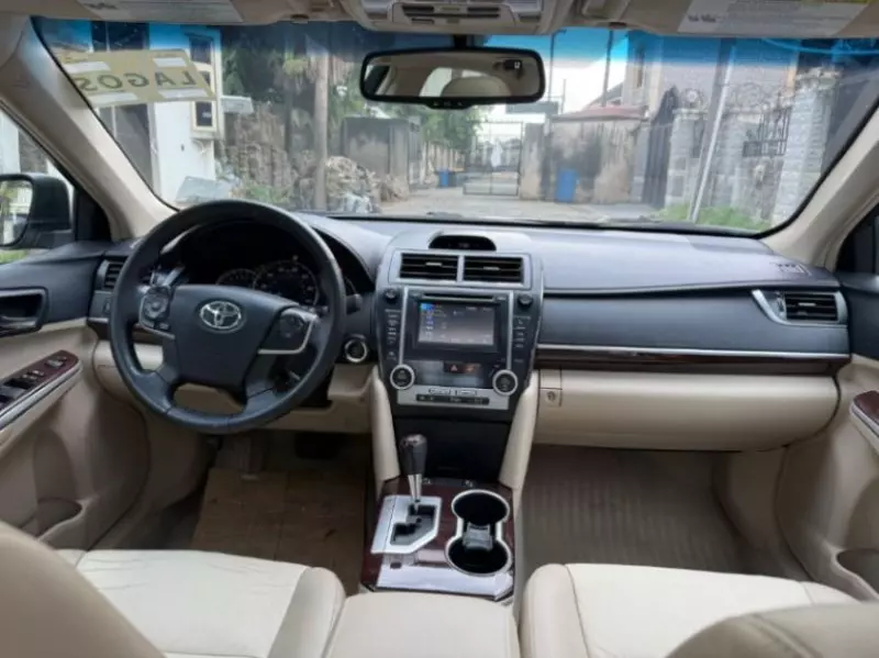 Toyota Camry   - 2012