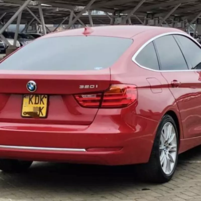 BMW 320i   - 2015