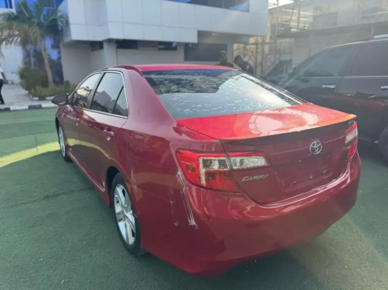Toyota Camry   - 2014