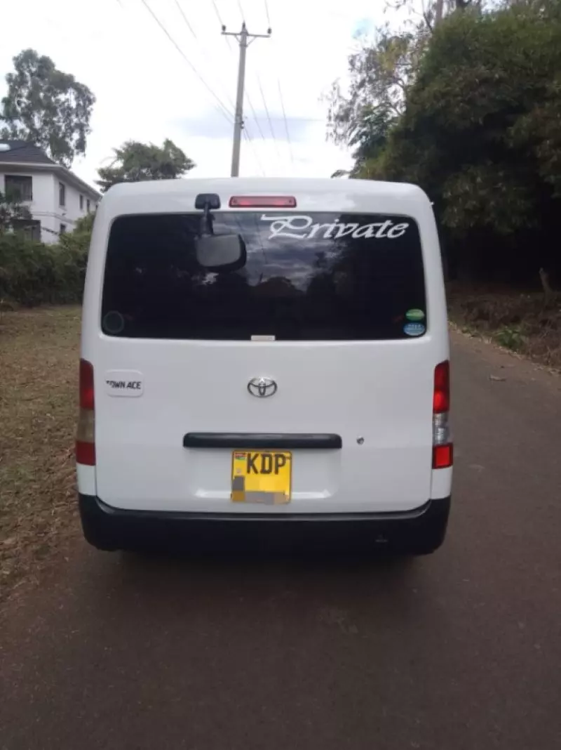 Toyota Town Ace   - 2015