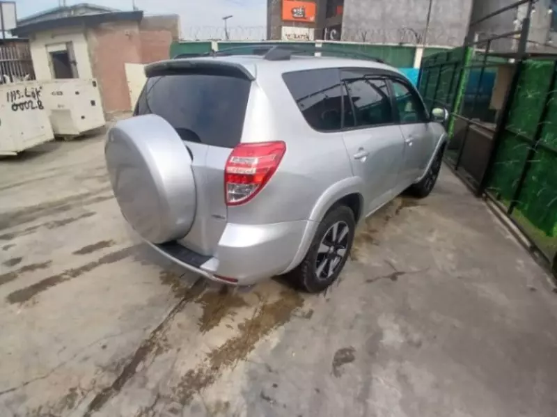 Toyota RAV4   - 2012