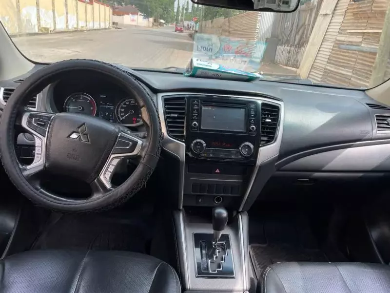 Mitsubishi L200 D/C Sportero A/T