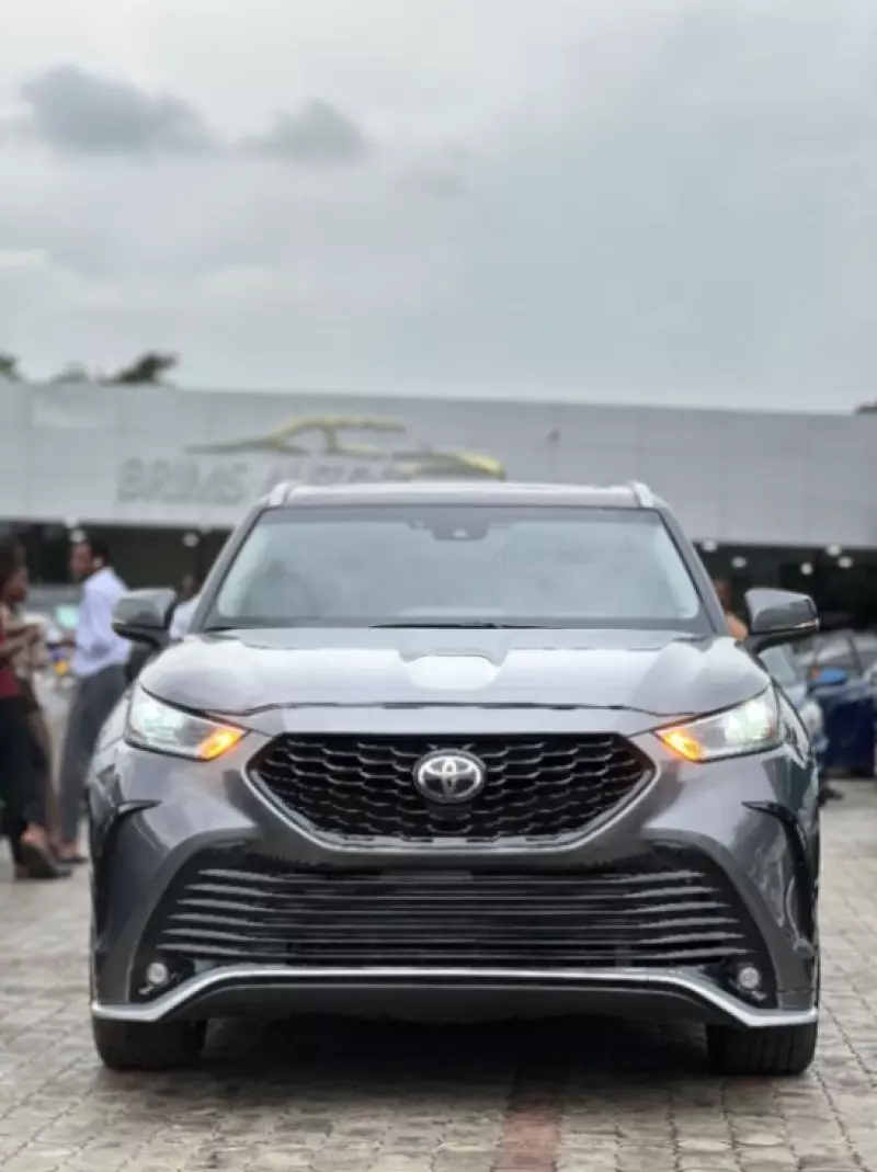 Toyota Highlander   - 2021