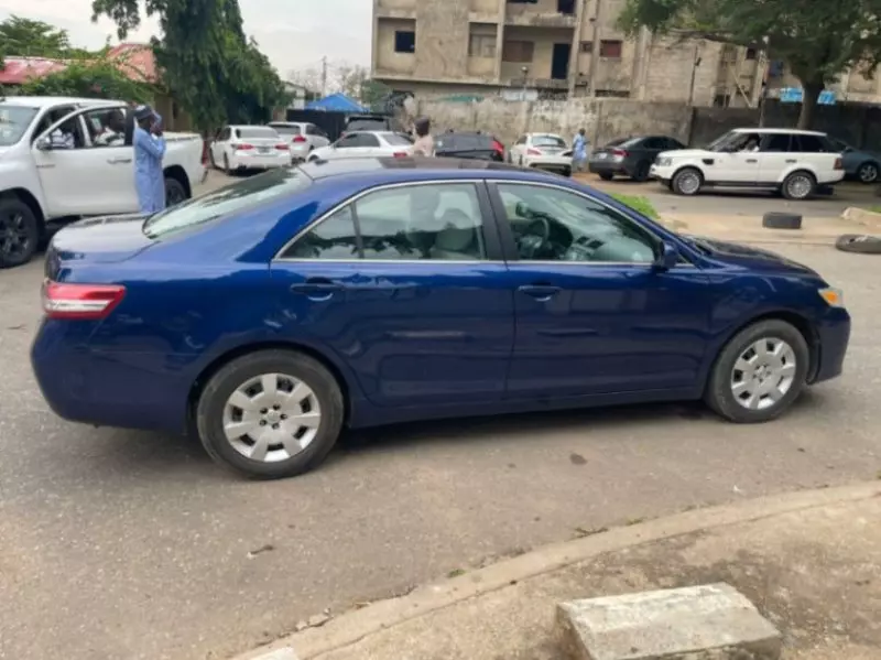 Toyota Camry   - 2010