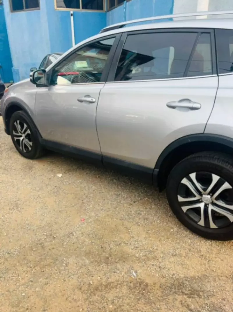 Toyota RAV 4   - 2017