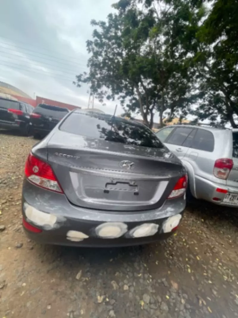 Hyundai Accent   - 2014