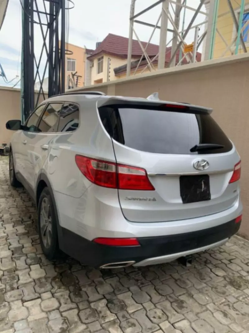 Hyundai Santa FE   - 2014