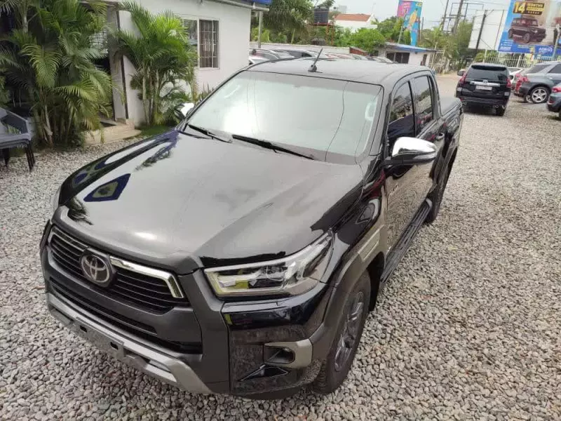 Toyota Hilux   - 2020