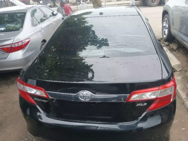Toyota camry   - 2012