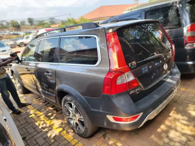 Volvo XC70   - 2011