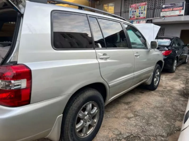 Toyota Highlander   - 2004