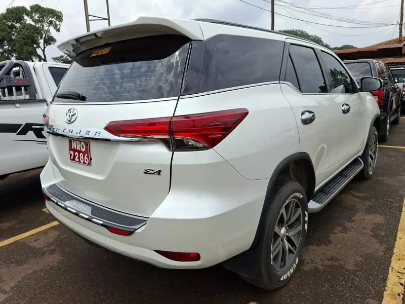 Toyota Fortuner   - 2017