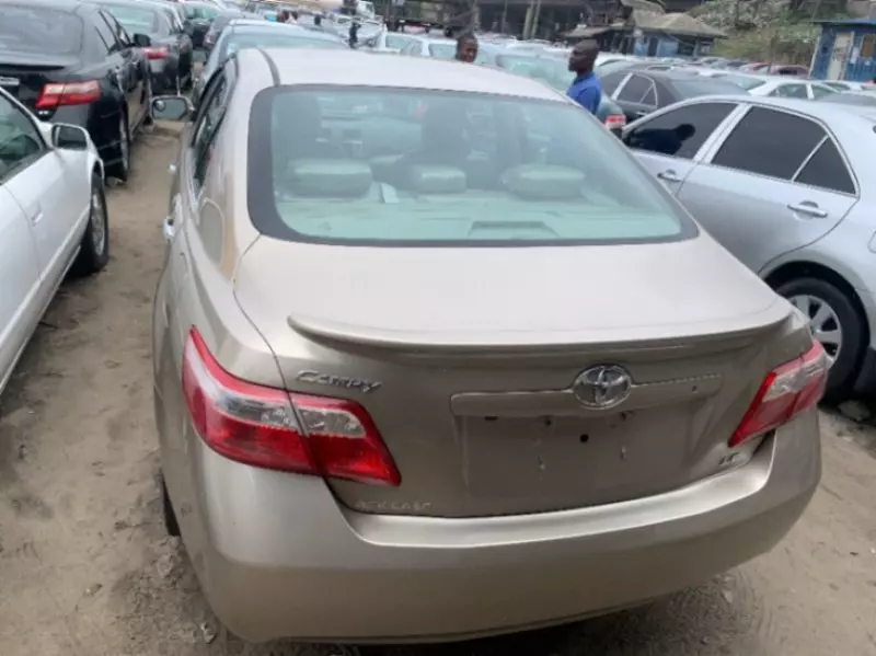 Toyota Camry   - 2007
