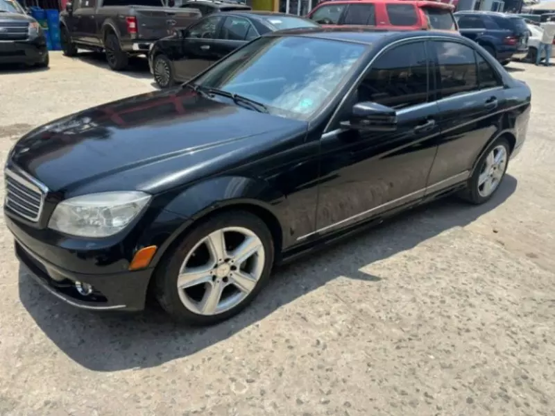 Mercedes-Benz C-Class   - 2010