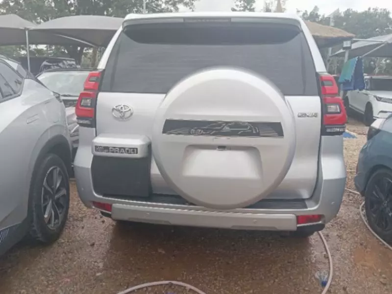 Toyota Landcruiser 300 GXR   - 2023