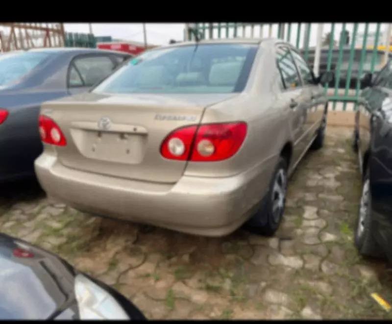 Toyota Corolla   - 2006