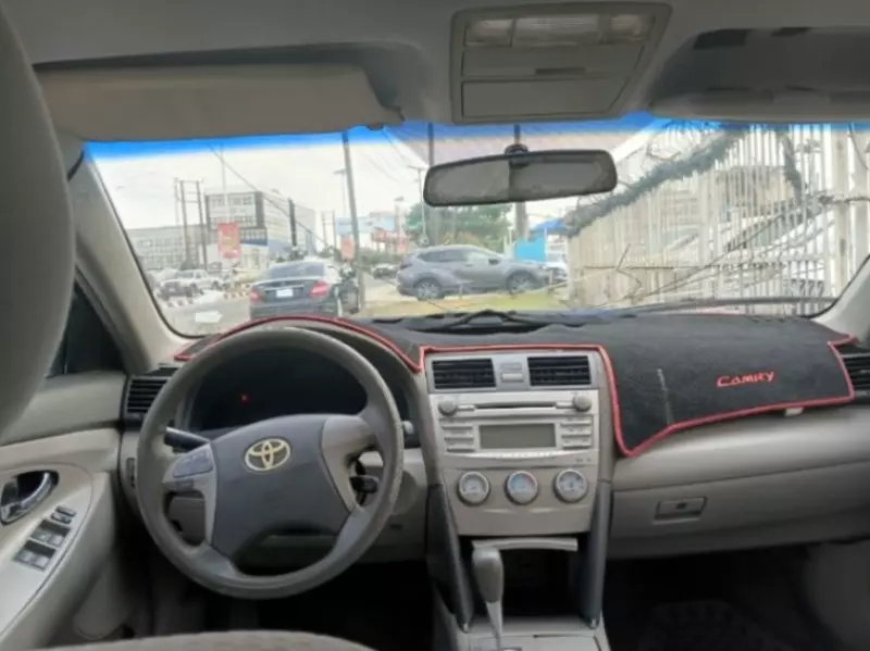 Toyota Camry   - 2011