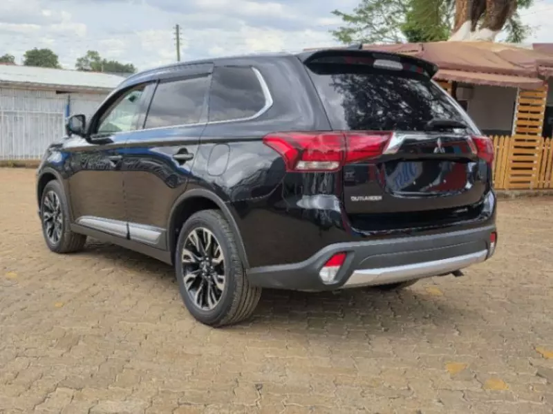 Mitsubishi OUTLANDER   - 2017