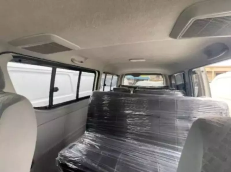 Toyota Hiace   - 2015