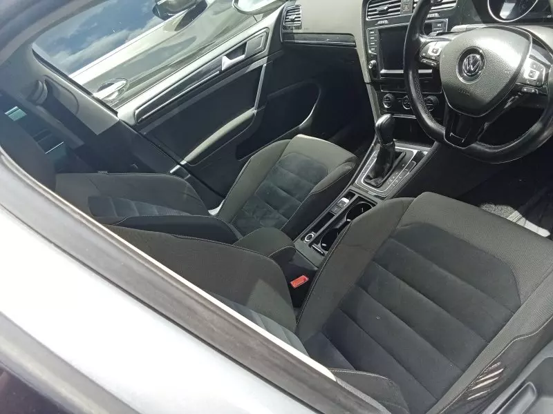 Volkswagen Golf   - 2014