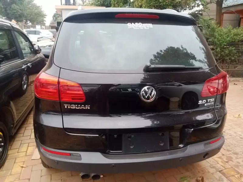 Volkswagen Tiguan   - 2014
