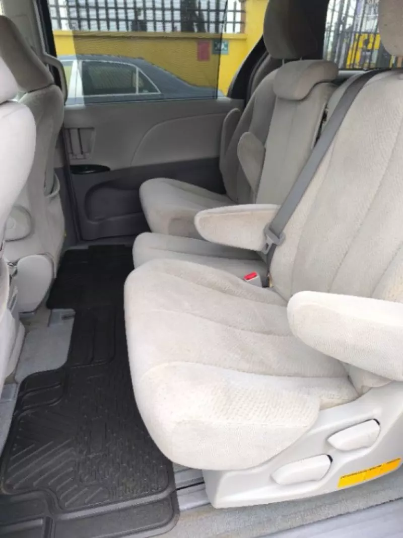 Toyota Sienna   - 2013