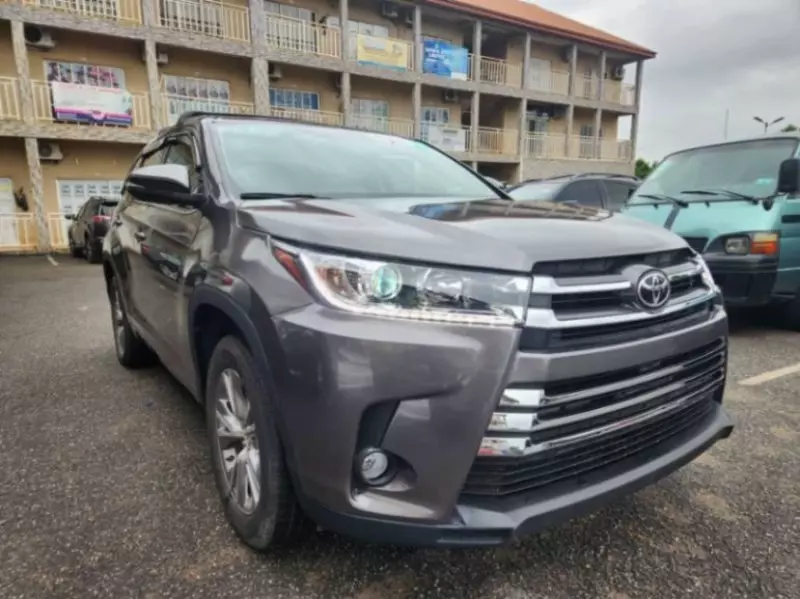 Toyota Highlander   - 2015