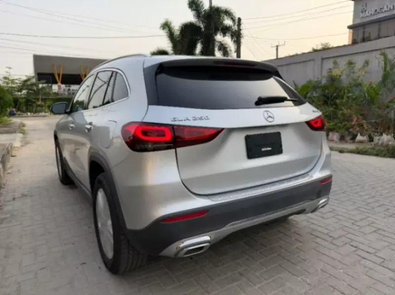 Mercedes-Benz GLA-Class   - 2021