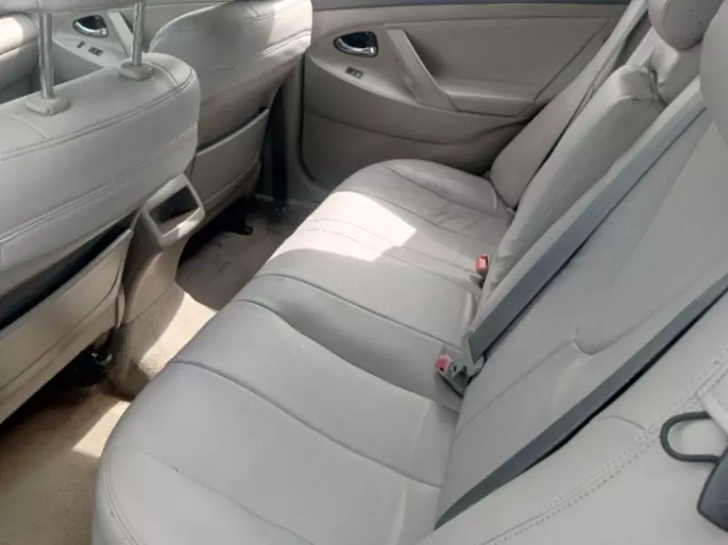 Toyota Camry   - 2010