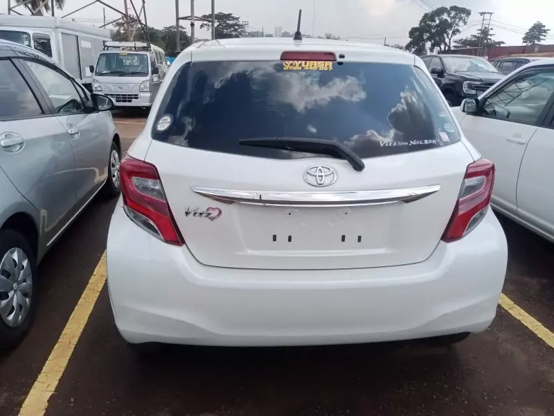 Toyota Vitz   - 2016
