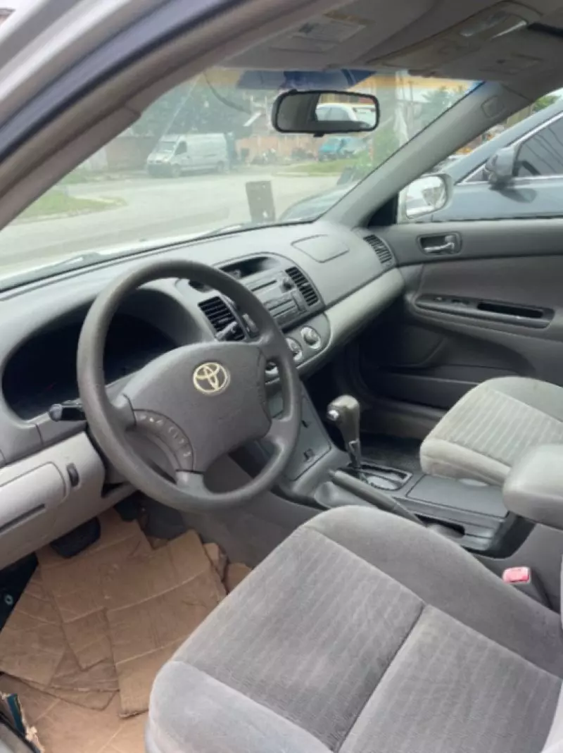 Toyota Camry   - 2005