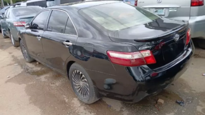 Toyota Camry   - 2009